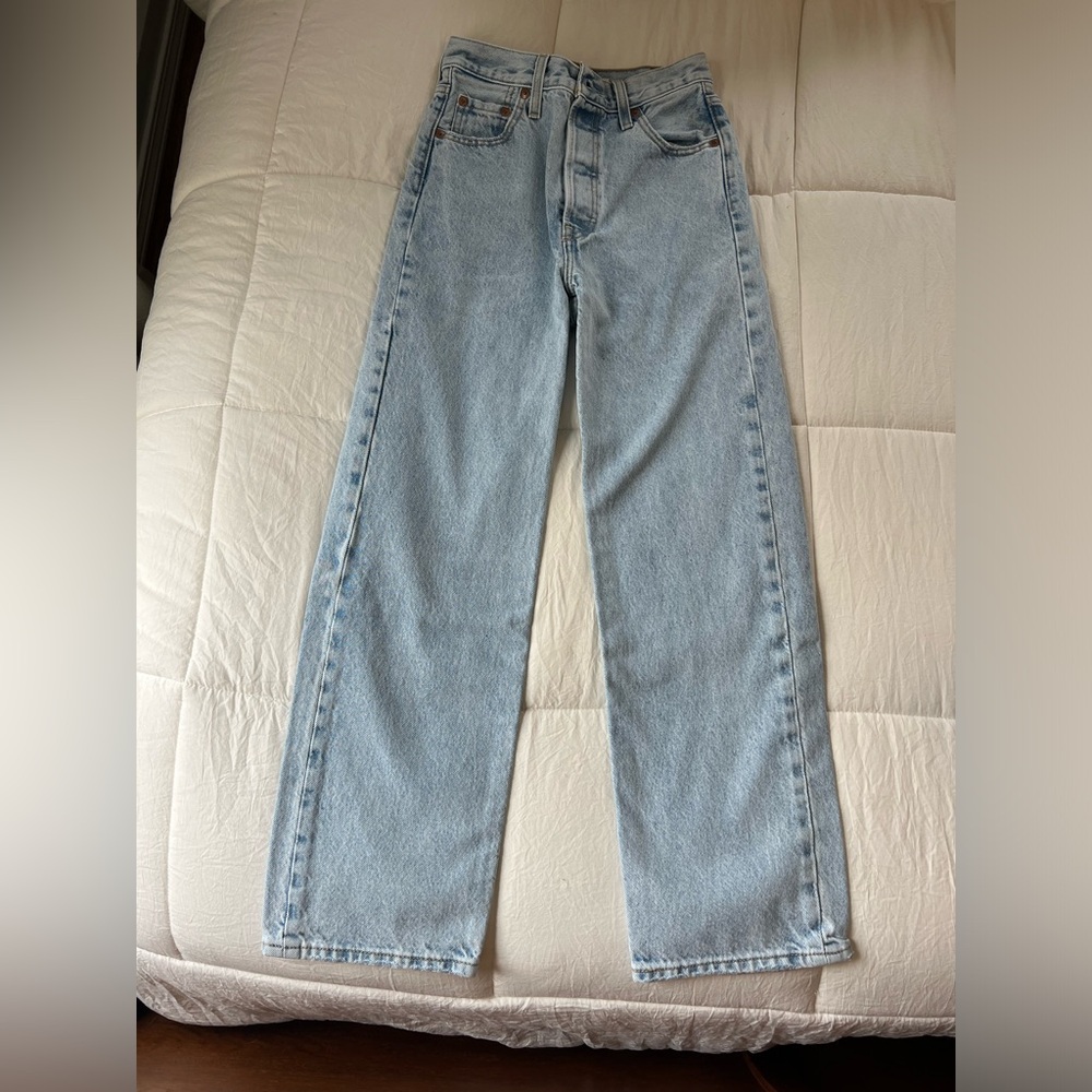 Levi’s ribcage straight ankle jeans / size 23